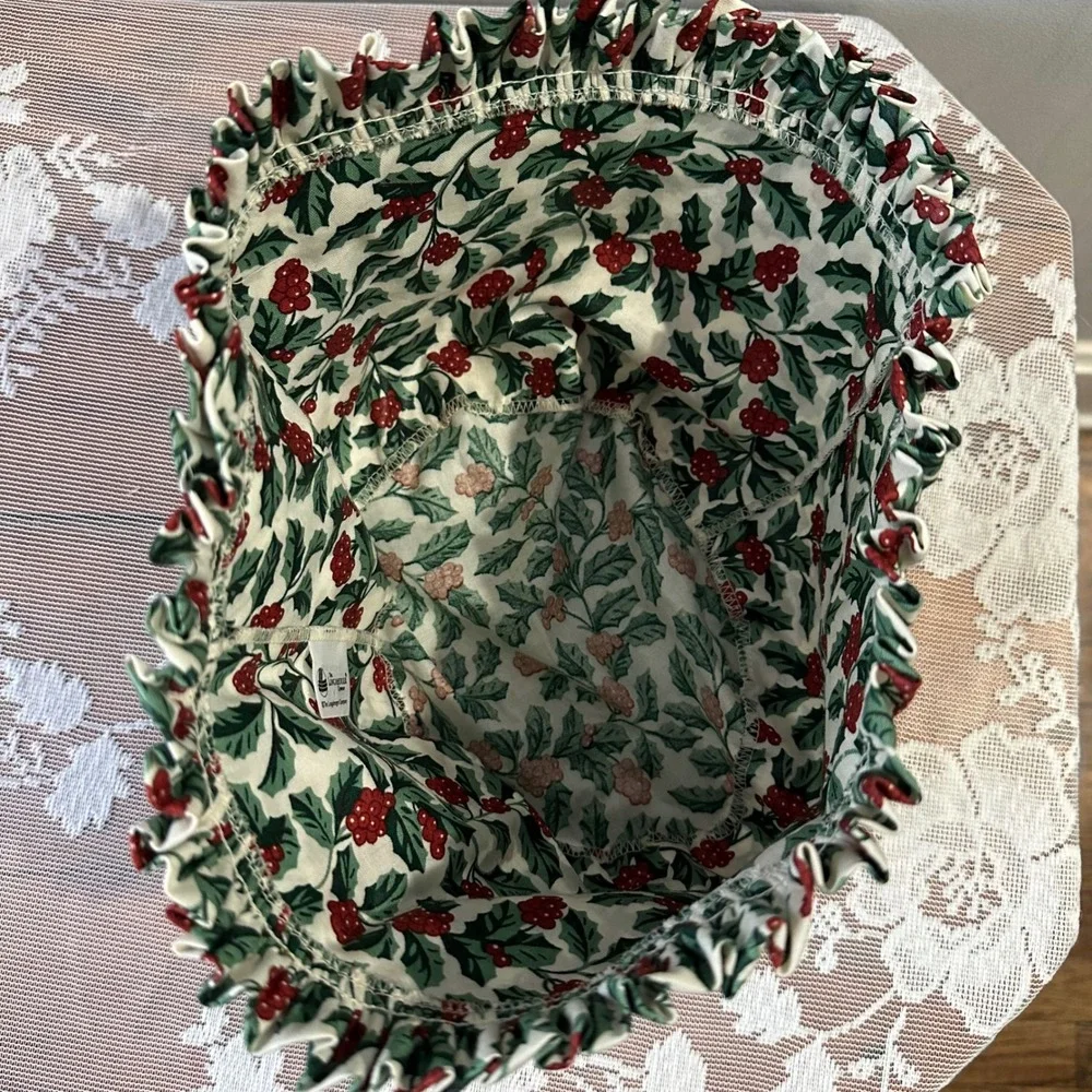 Longaberger Basket‎ Liner Holly Berry Christmas Print Ruffle Cream Green Red 7in